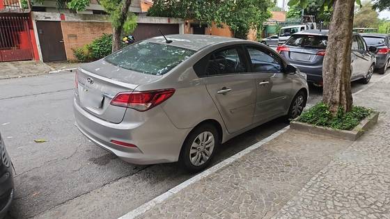 HYUNDAI HB20S 1.0 COMFORT PLUS 12V FLEX 4P MANUAL